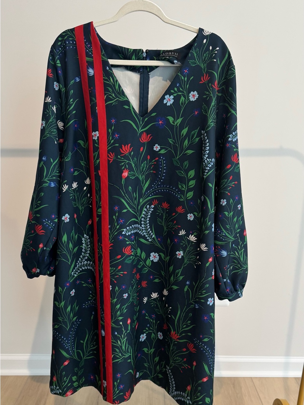Eloquii Navy Floral V-Neck Dress with Red Accents - Size 18